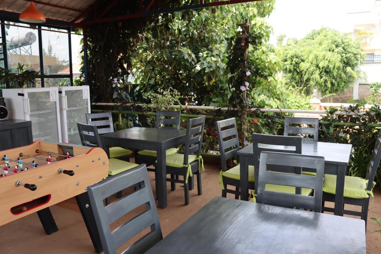 Umusambi B&B Кигали Экстерьер фото
