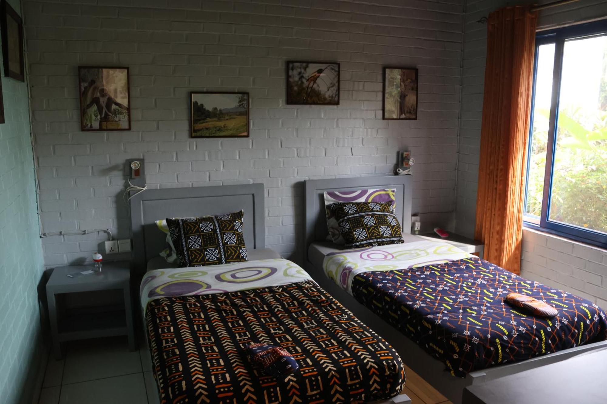 Umusambi B&B Кигали Экстерьер фото