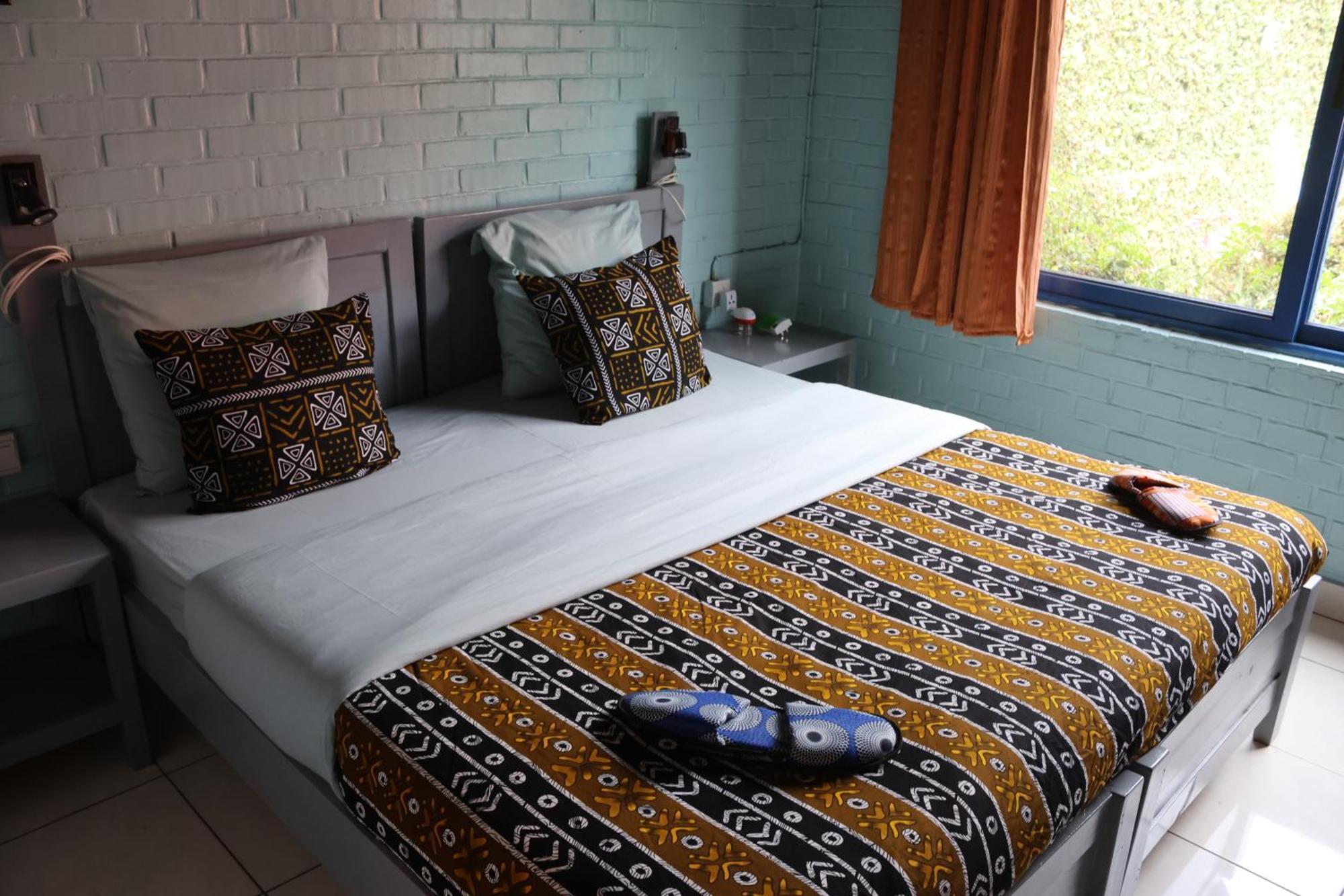 Umusambi B&B Кигали Экстерьер фото