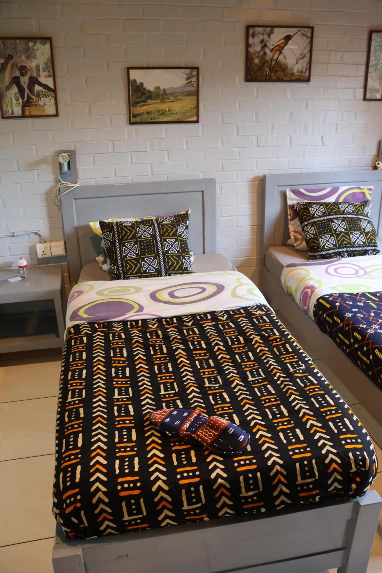 Umusambi B&B Кигали Экстерьер фото