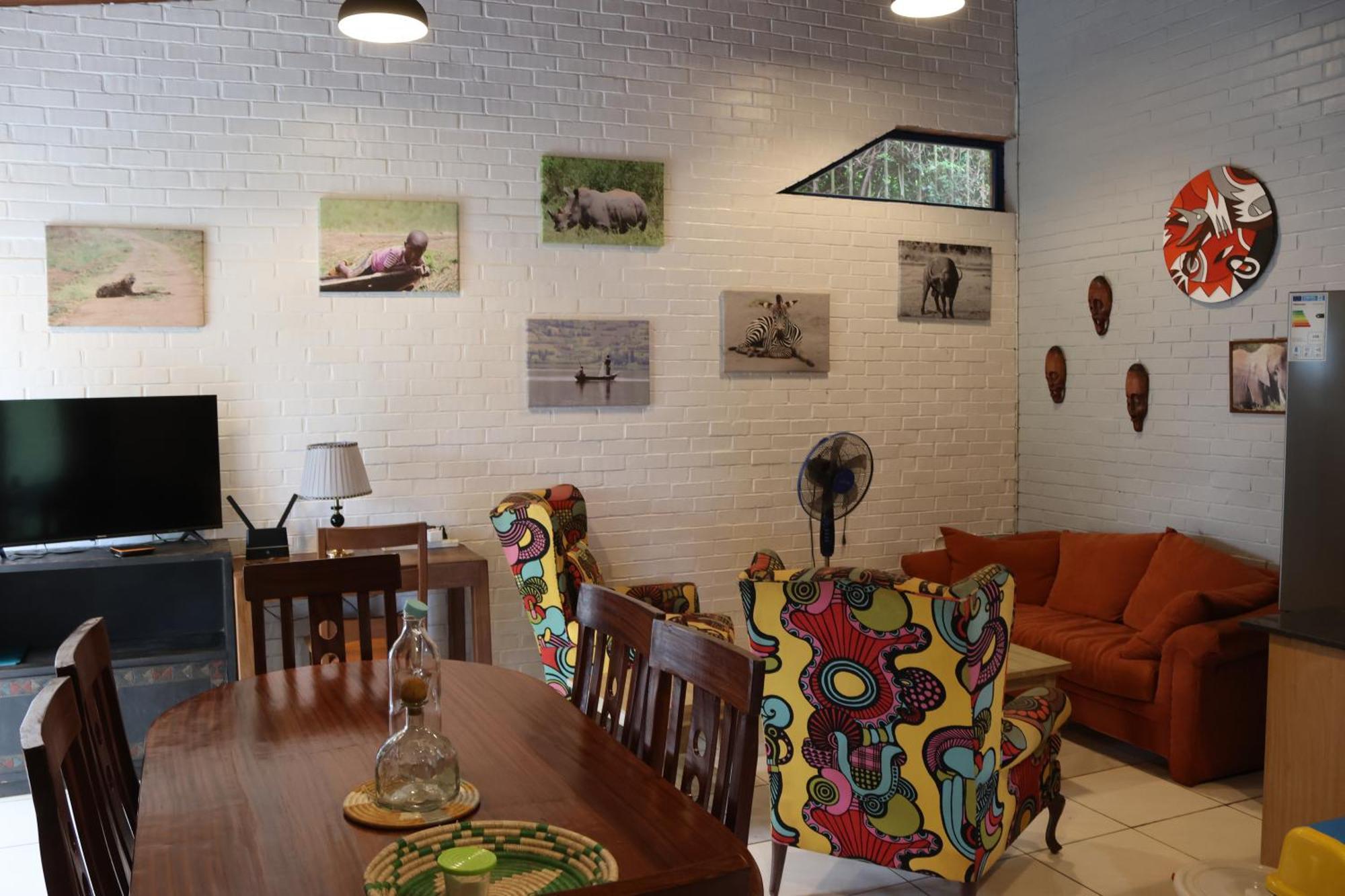 Umusambi B&B Кигали Экстерьер фото