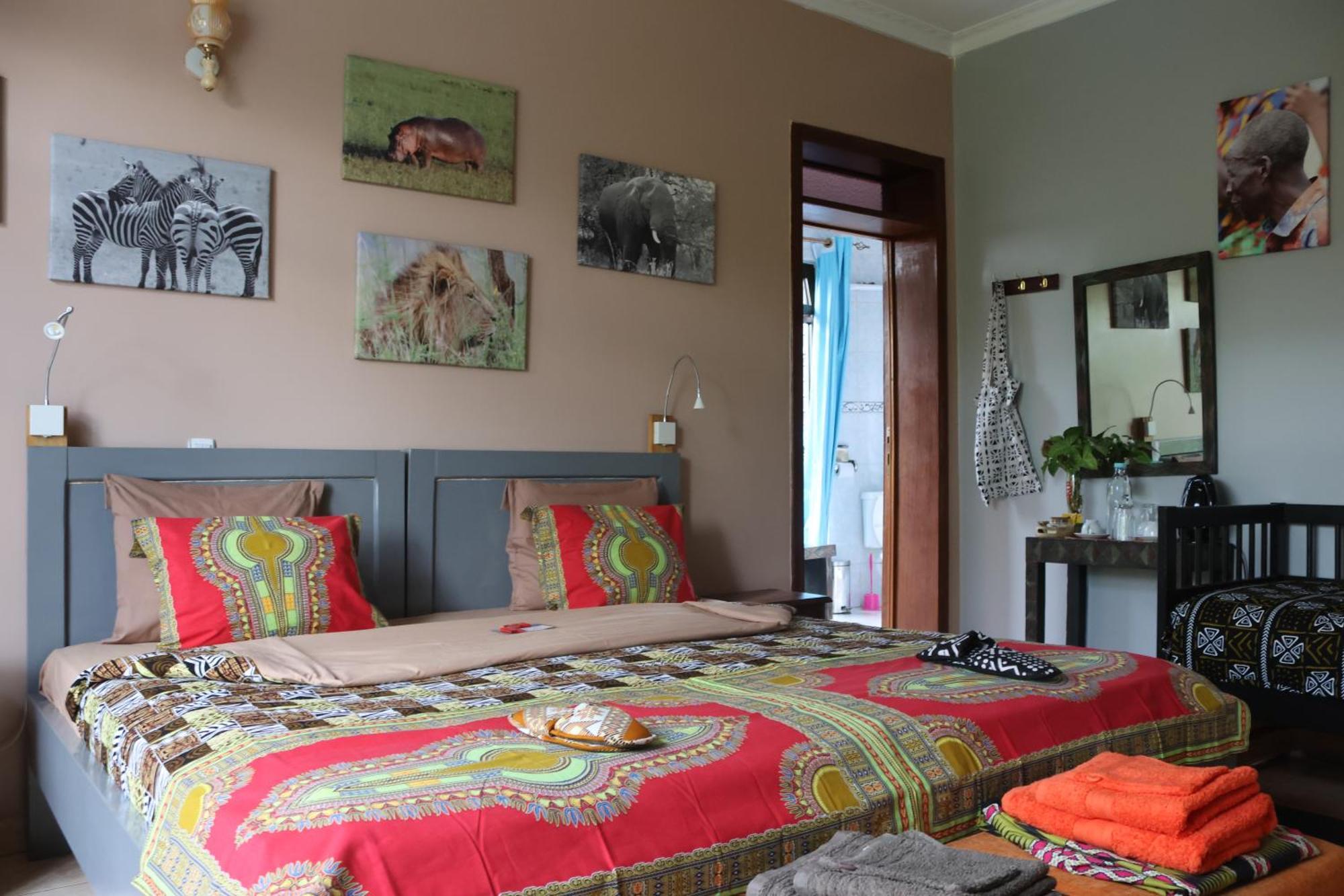 Umusambi B&B Кигали Экстерьер фото