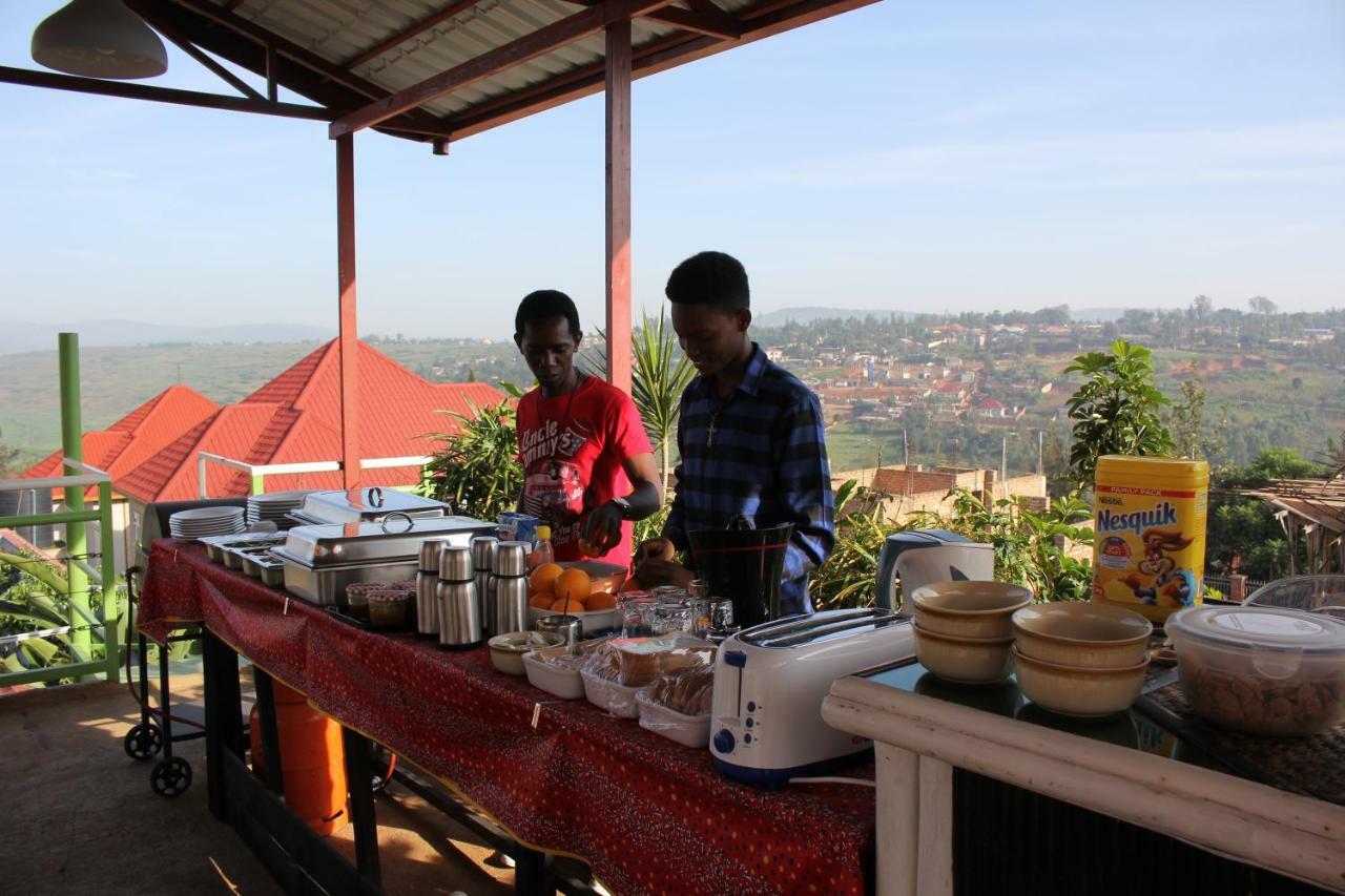 Umusambi B&B Кигали Экстерьер фото